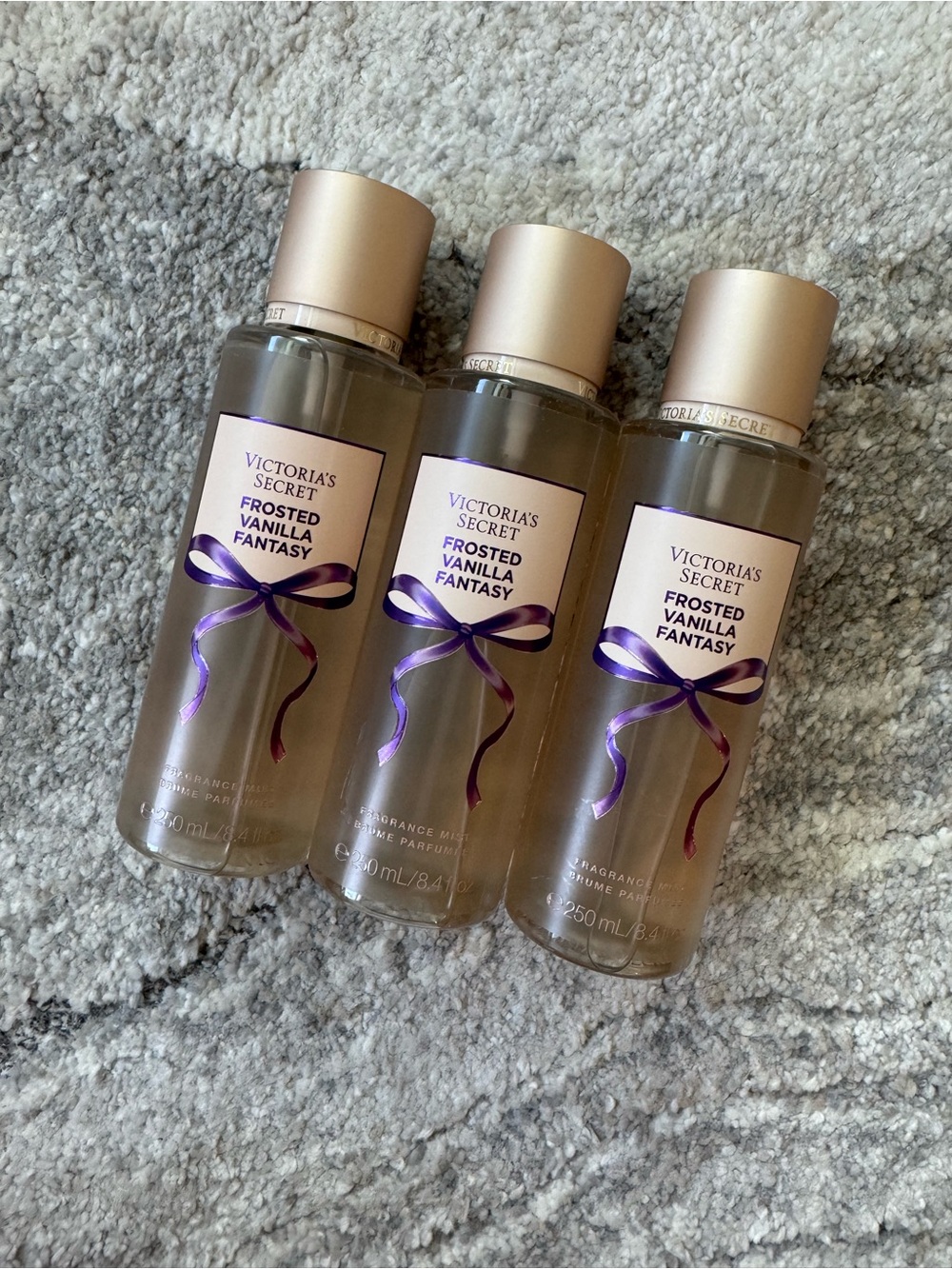 Victoria Secret- frosted vanilla fantasy fragrance mist